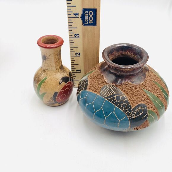 Set of 2 Vintage Southwest Turtle Design Vases One Mini Bud Vase / One Squat - Picture 7 of 8